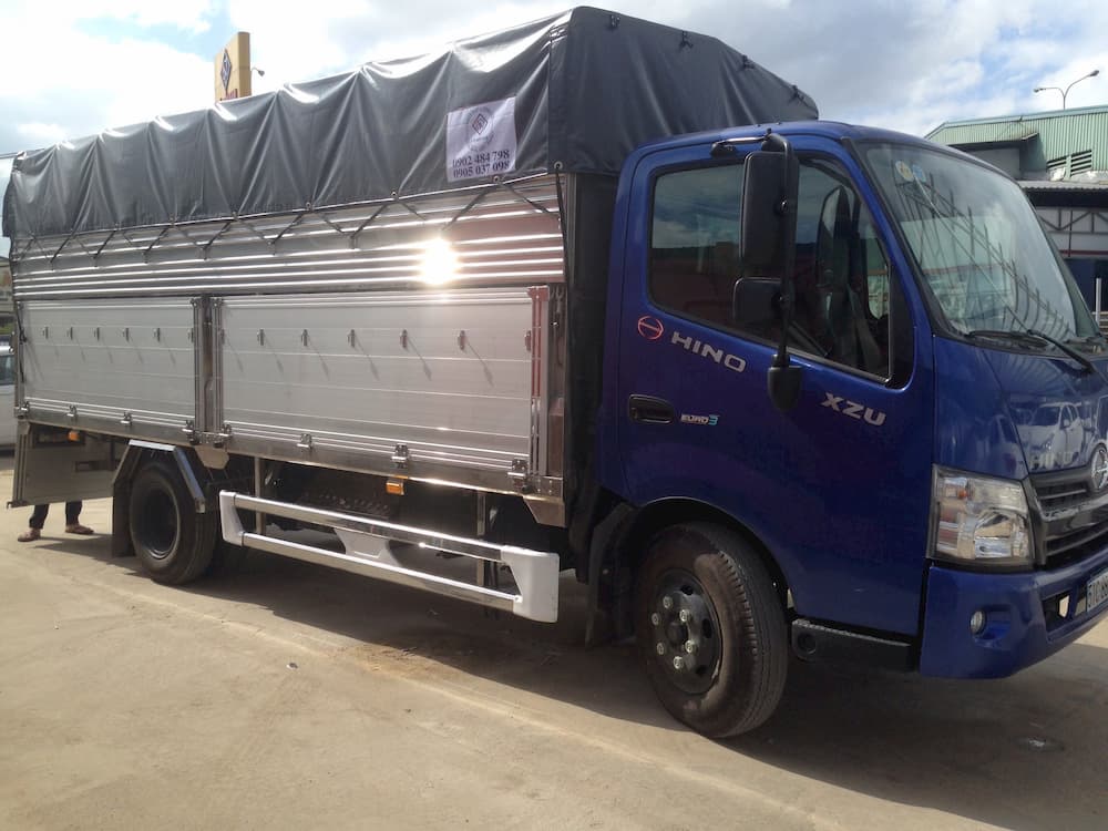 xe tải Hino 3,5 tấn XZU720L